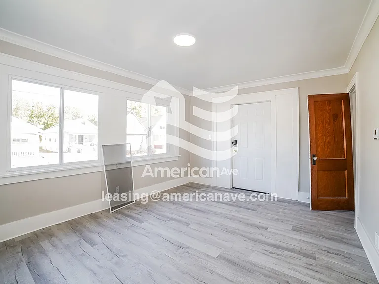 1756459_003_living_room_14121353.jpg