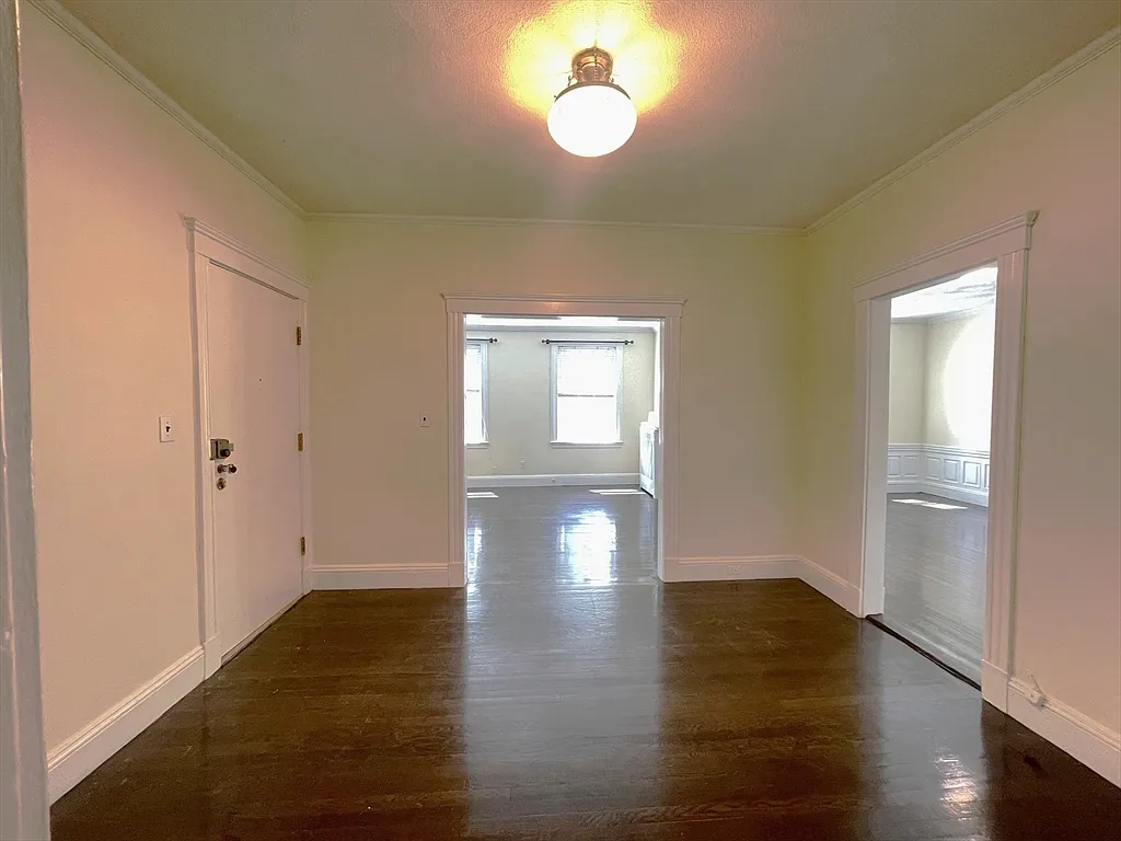 Building Photo - 132 Sewall Ave #B
