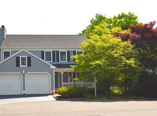 32 Bridget Ln, Fairfield, CT 06824