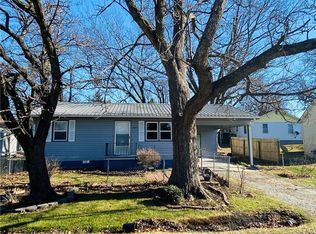 609 S Clay St, Gallatin, MO 64640