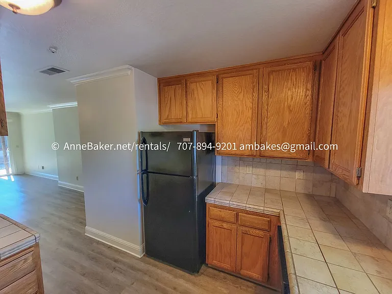 217 Elbridge Ave E — Photo 4