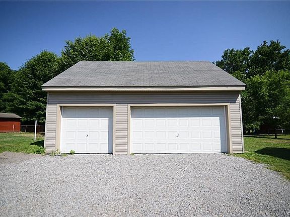 3rd image of 2030 Elberen St