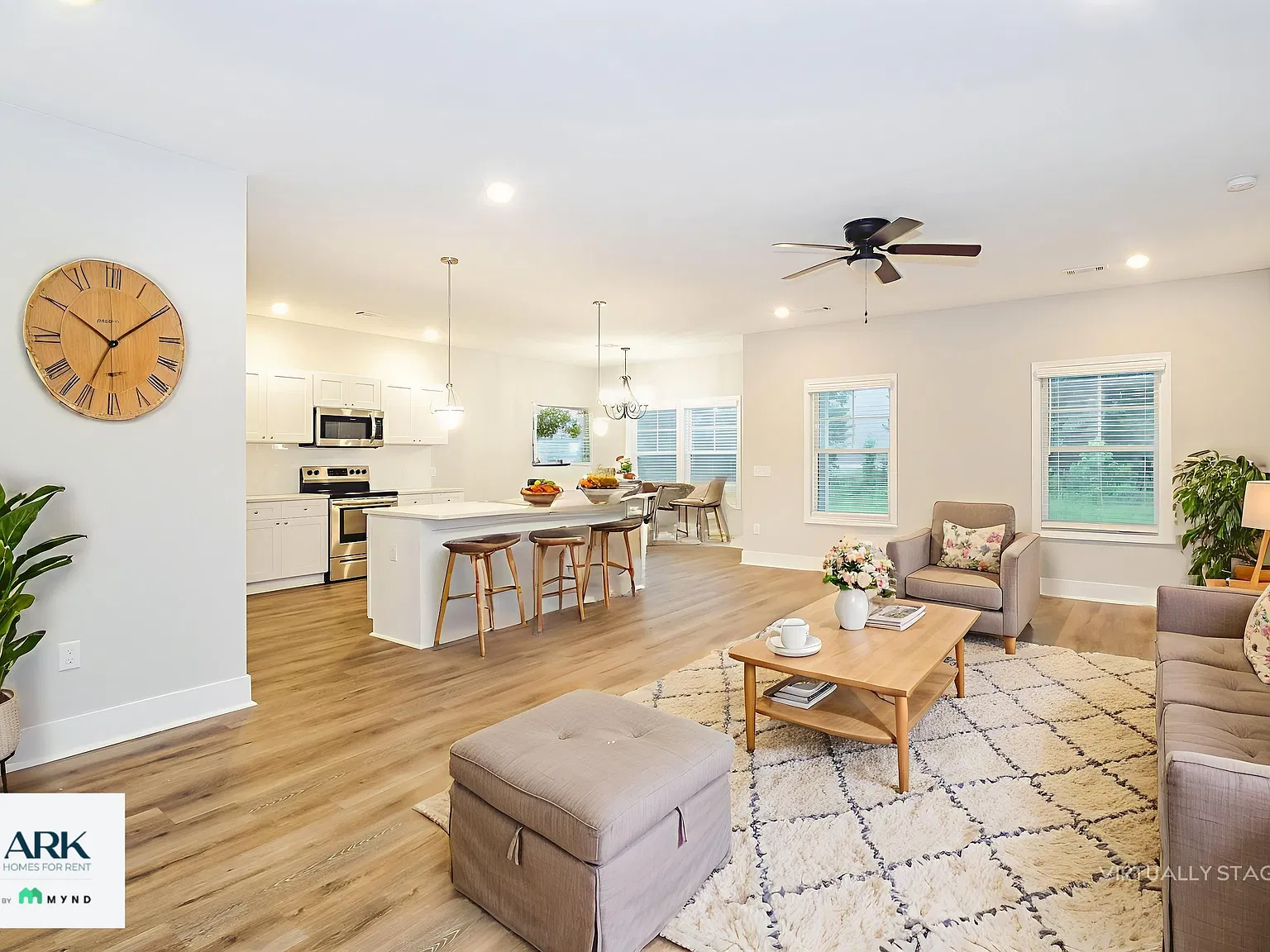 3 bed, 2.0 bath, 1400 sqft, $1,935 — Photo 2