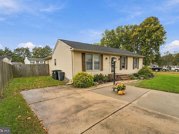 4th image of 804 Old Harmony Rd
