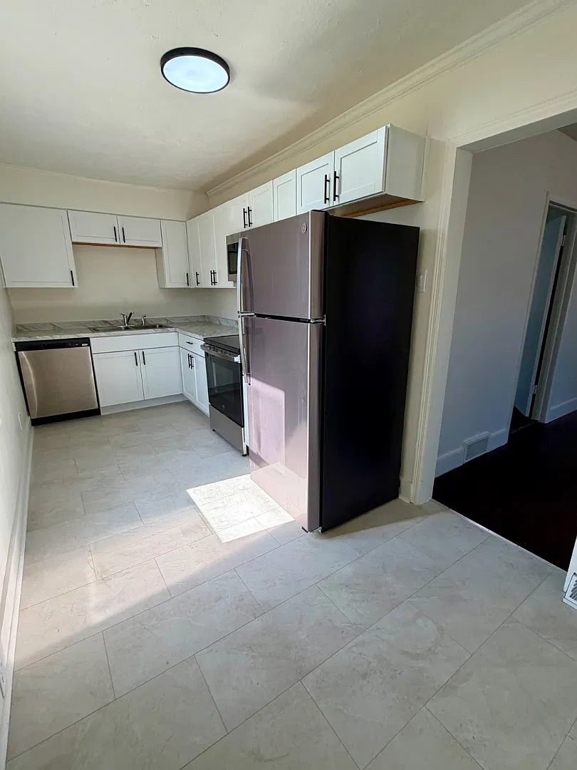 1725 Avenue G — Photo 1