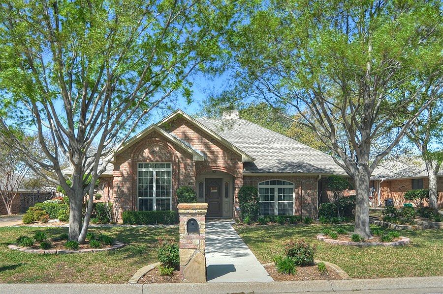 1st image of 7309 Century Dr