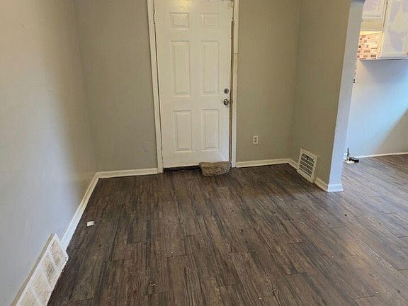4th image of 9092 Patton St