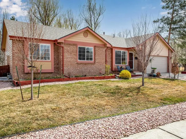 5930 Meadow Creek Ln, Loveland, CO 80538