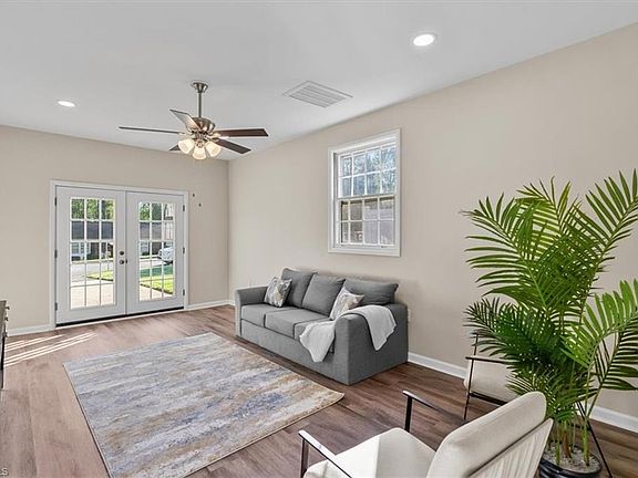 5th image of 3106 Goodall Dr