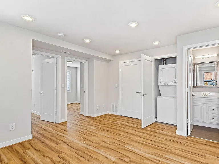 535 16th St NE — Photo 9