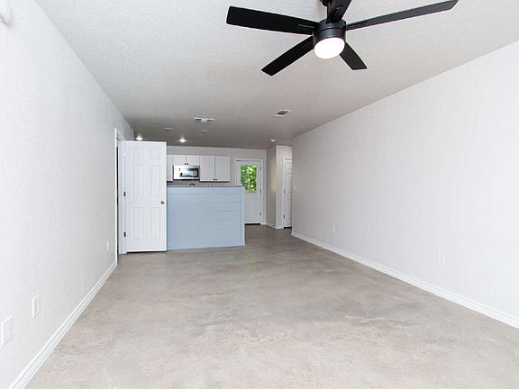 3rd image of 802 White Meadow Ln Unit A