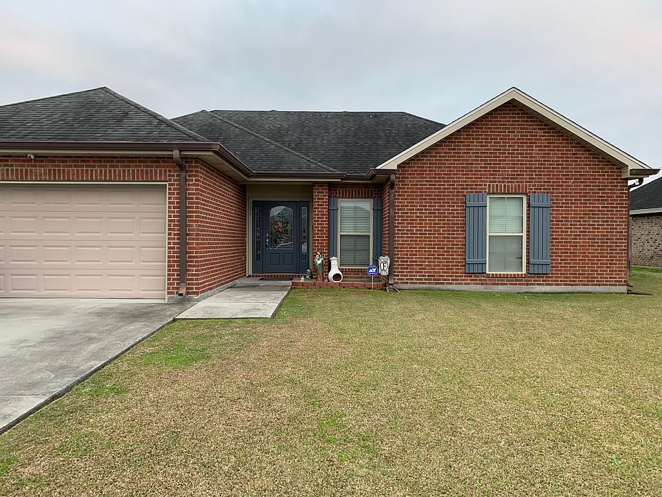 Front view of home