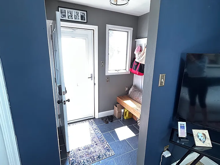 425 Hoover Rd — Photo 7