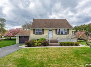 1045 Preakness Ave, Wayne, NJ 07470