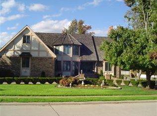 1953 E Nottingham St, Springfield, MO 65804