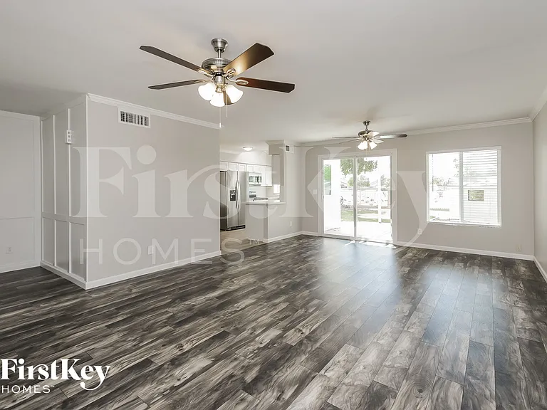 5359 E Elmwood St — Photo 5