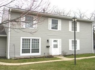 1303 Woodcutter Ln UNIT B, Wheaton, IL 60189