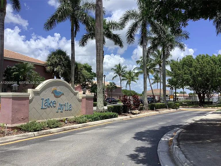 7050 SW 164th Ct — Photo 13