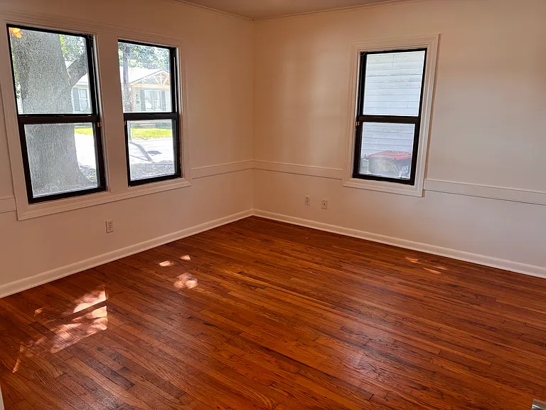 200 Gabriel St — Photo 14