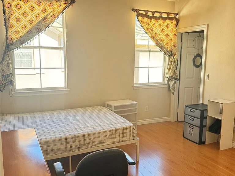 929 W Duarte Rd #B — Photo 11