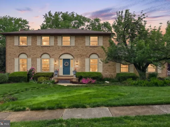 3220 Round Hill Rd, York, PA 17402