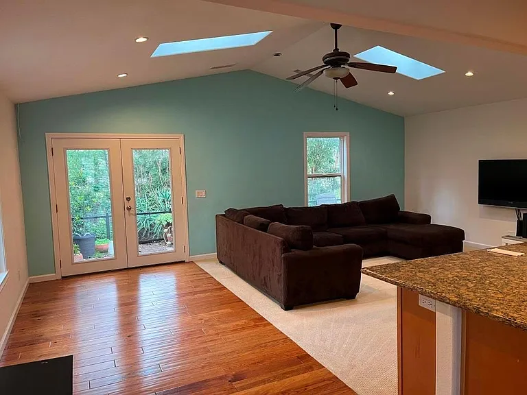 3504 Brookshire St — Photo 2