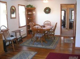 30 Dorothy Ct, Merrick, NY 11566