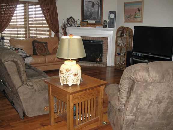 Greatroom with gas fireplace