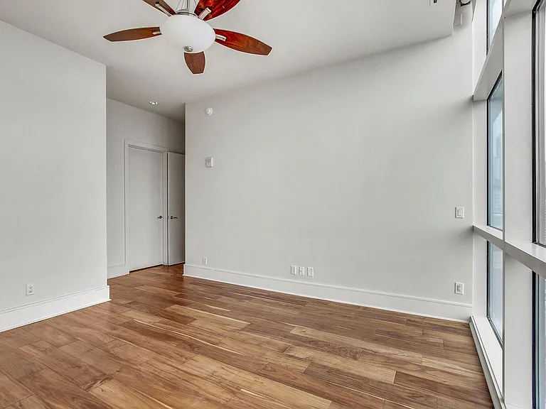 555 5th St #2809 — Photo 17