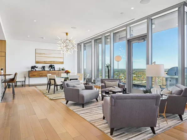 255 Hennepin Ave #3305, Minneapolis, MN 55401