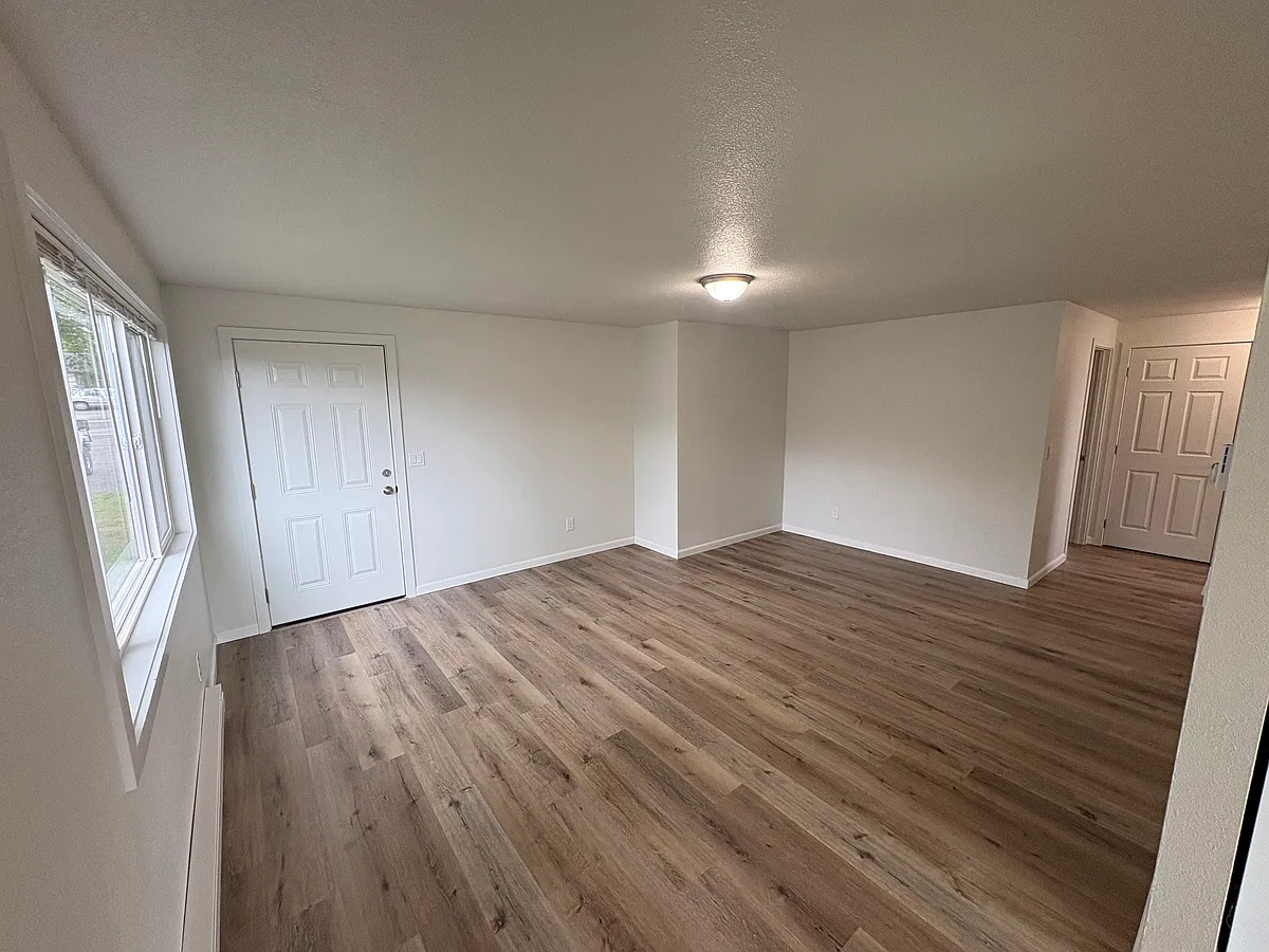 Building Photo - 611 SE 212th Ave #611
