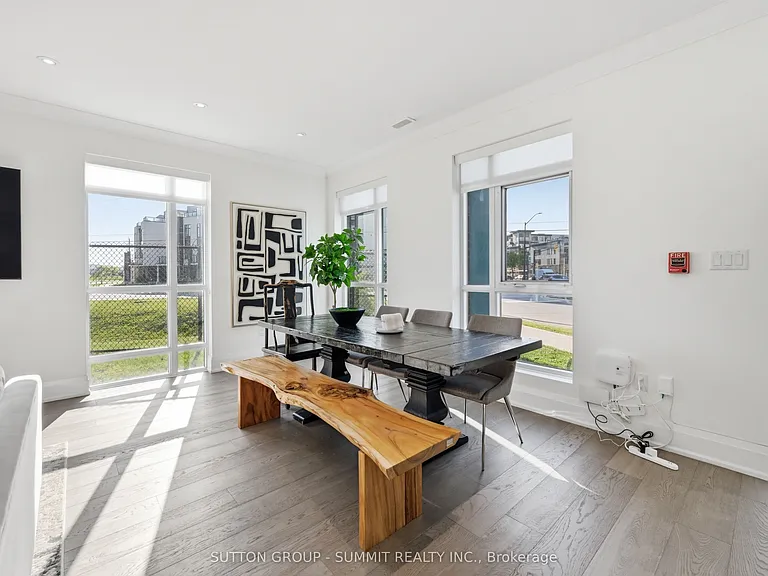 2 Concord Pl — Photo 16