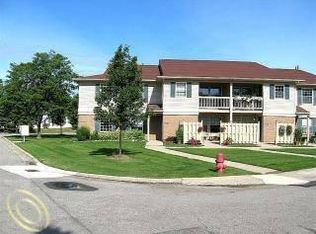 19284 Northridge Dr #76, Northville, MI 48167