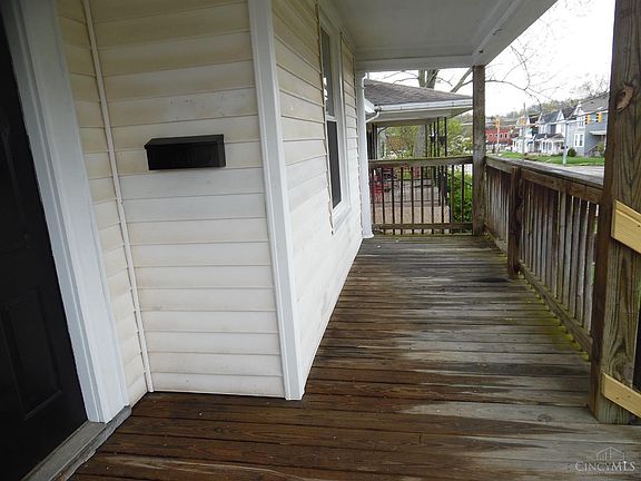 2nd image of 1912 Parkamo Ave