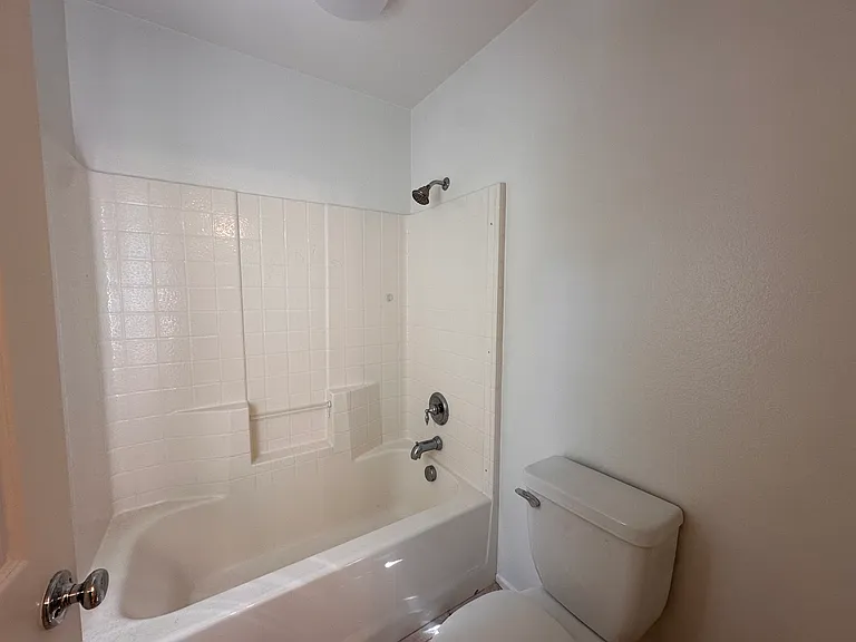 23424 Caliente Springs Ave — Photo 20