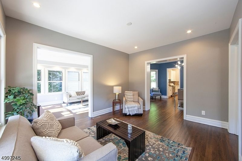 1st image of 570 Mountain Ave #1