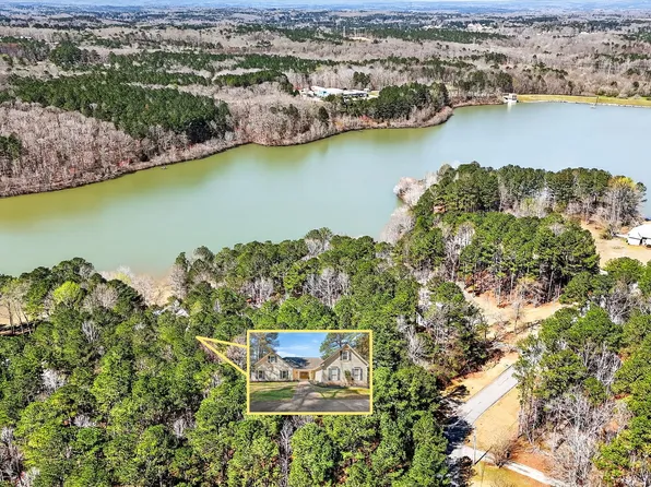 280 Waters Edge Ln, Newnan, GA 30263