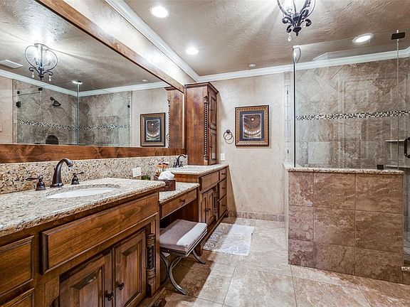 5th image of 504 Shoreview Dr