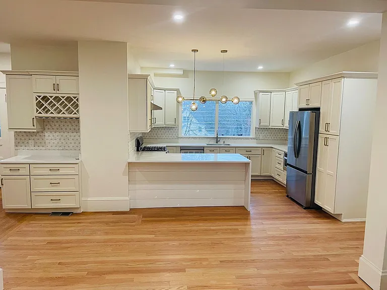 141 Cypress St — Photo 2