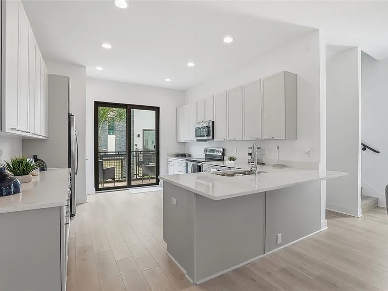 4810 W McElroy Ave #30 — Photo 2
