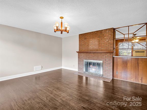 4th image of 202 Kenwood Dr