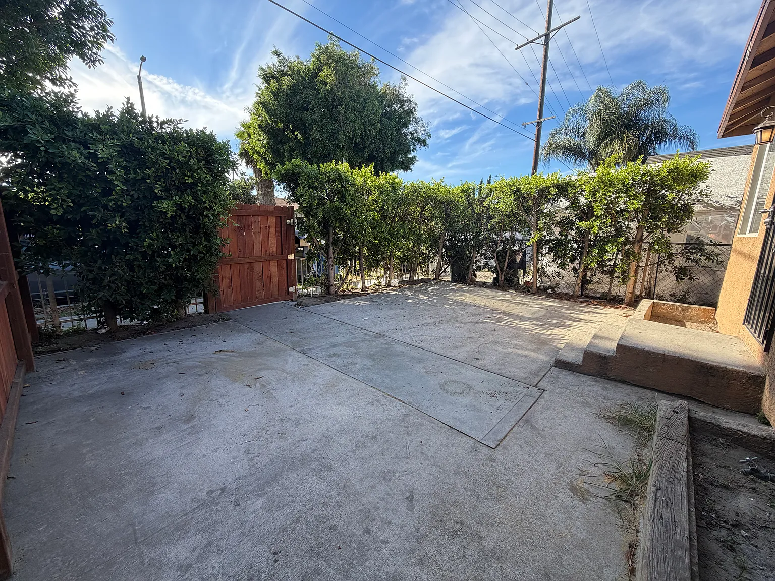 3 bed, 984 sqft, $3,000 — Photo 2