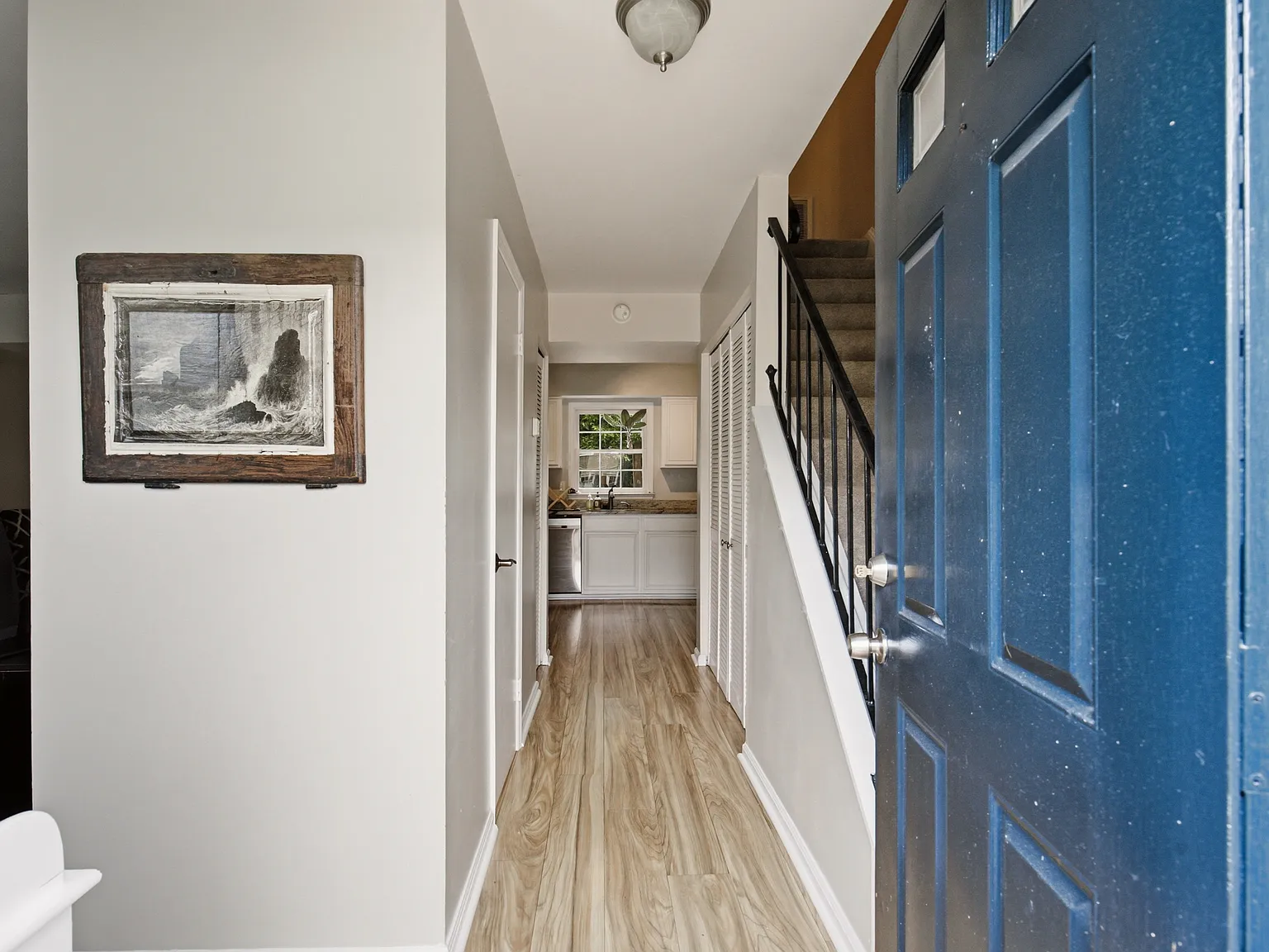 3 bed, 1.5 bath, 1052 sqft, $2,200 — Photo 1