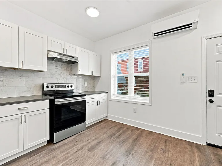 3049 N Stillman St — Photo 7