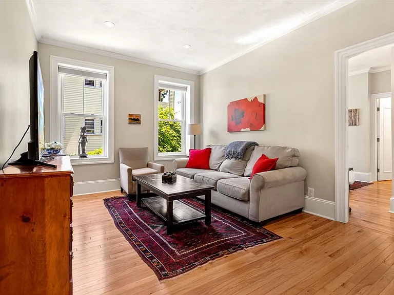 91 Perkins St #4 — Photo 2