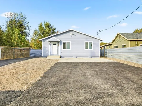 1310 South St, Sunnyside, WA 98944