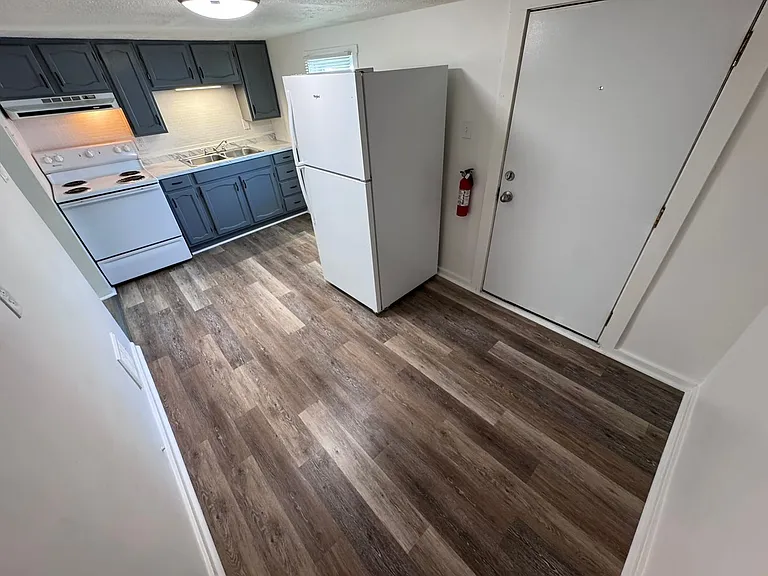 1827 California Ave — Photo 14