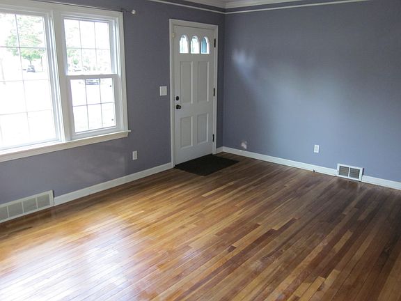 5th image of 1185 Crescent Dr