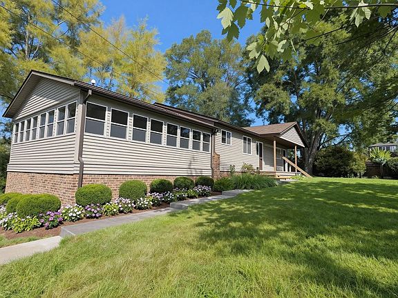 4th image of 10026 Stinchfield Woods Rd
