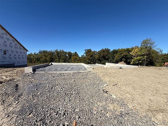3rd image of 1951 N Ridge Dr